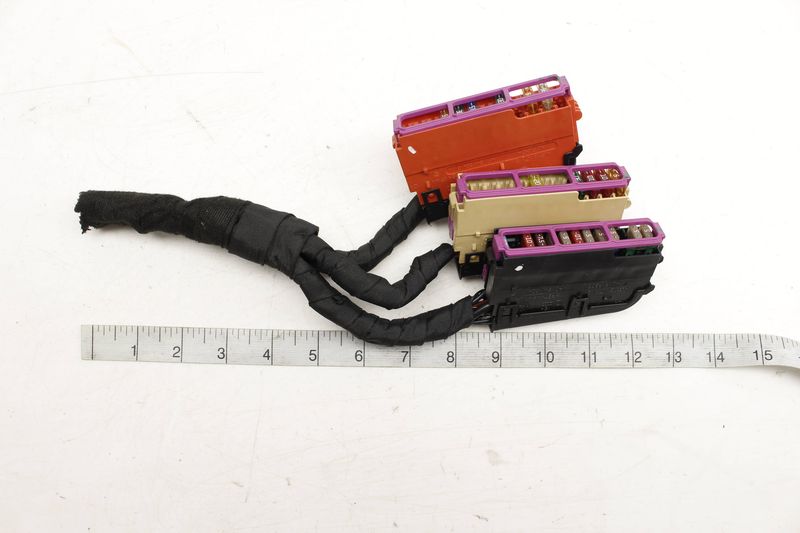 Fuse Panel / Holder 4F1941824 — Used (SKU 271490)