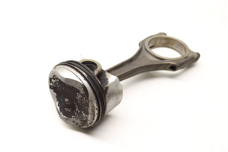 Piston w/ Connecting Rod 06E107066DM — Used (SKU 492637)