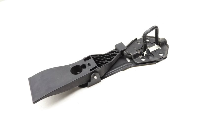 Upper Hood Latch 4G8823480B — Used (SKU 492581)