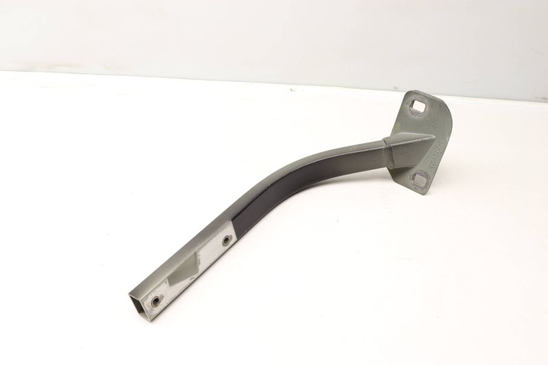 Fender Support Mount / Bracket 4H0821395 — Used (SKU 437846)