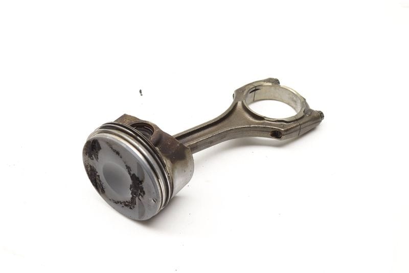 Piston w/ Connecting Rod 079107066DT — Used (SKU 566740)