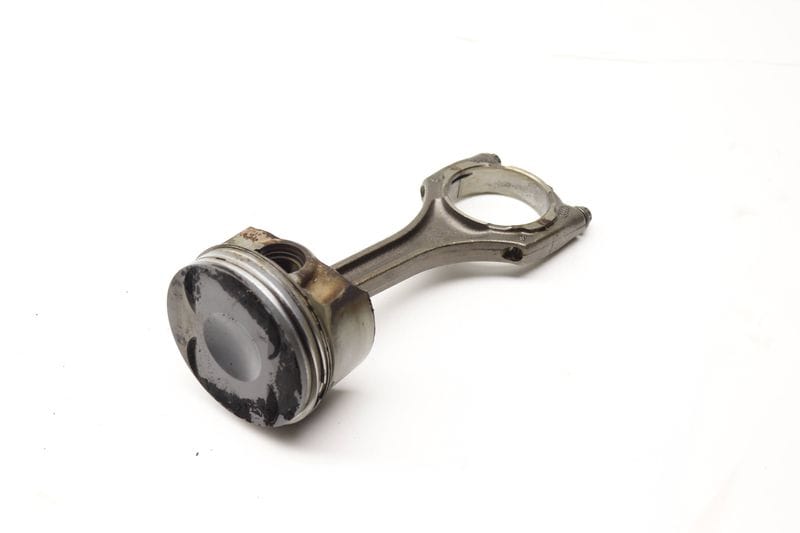 Piston w/ Connecting Rod 079107066DT — Used (SKU 566741)