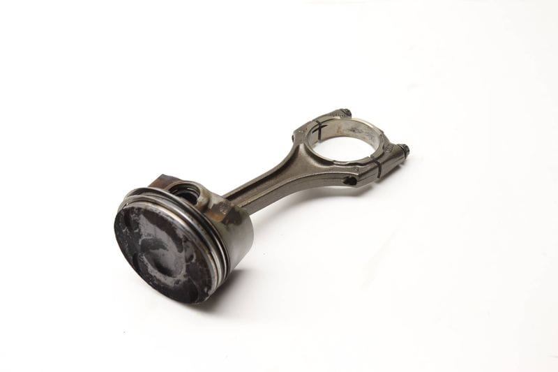 Piston w/ Connecting Rod 079107066DT — Used (SKU 566743)