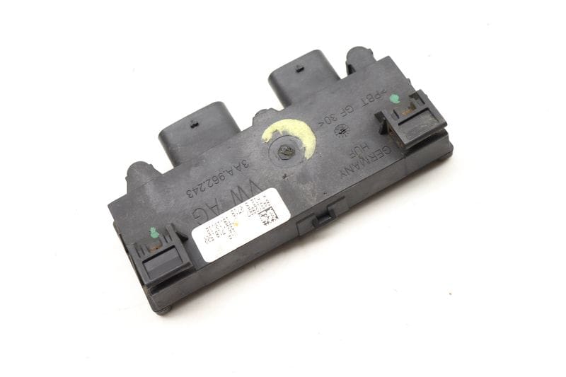 Trunk Control Module 3AA962243 — Used (SKU 437714)