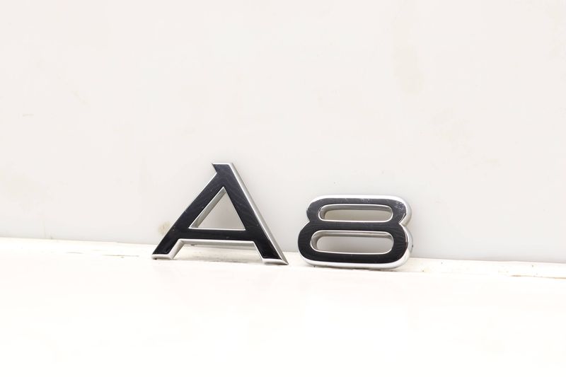 Trunk Emblem / Badge 4D0853741D — Used (SKU 437689)