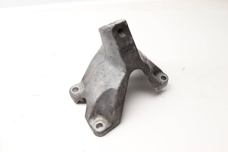 Engine / Motor Mount Bracket 8K0199307BG — Used (SKU 560256)