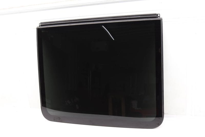 Sunroof / Sun Roof Glass Panel 8R0877056A — Used (SKU 560198)