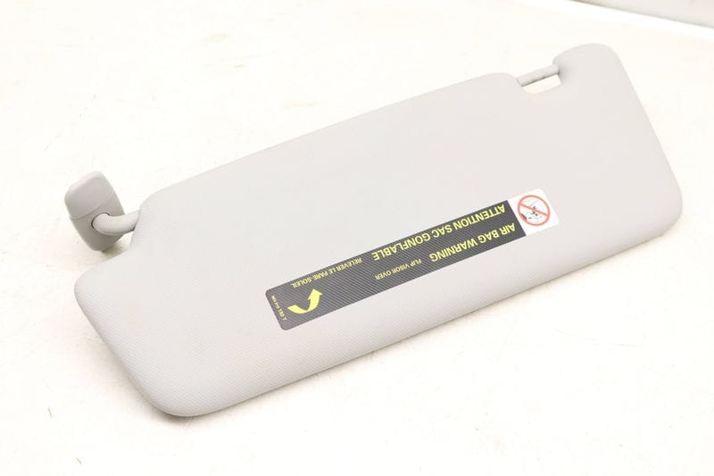 Sun Visor / Mirror 8U0857552F — Used (SKU 496986)