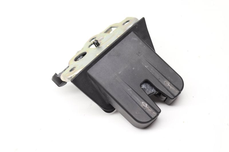 Trunk Latch / Lock 8R0827505 — Used (SKU 560026)