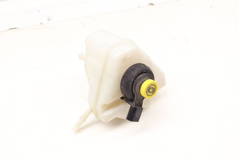 Brake Fluid Reservoir / Tank 7L8611303 — Used (SKU 683167)