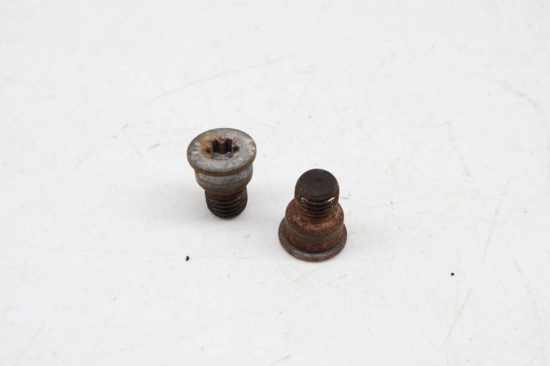 Brake Rotor Screw Set (2) N91028202 — Used (SKU 683256)