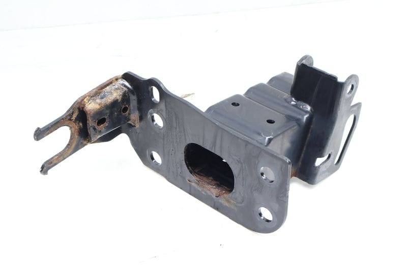 Bumper Impact Beam Mount Bracket 4L0807133A — Used (SKU 683163)