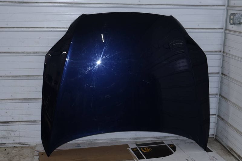 Hood 4L0823029A — Used (SKU 685036)