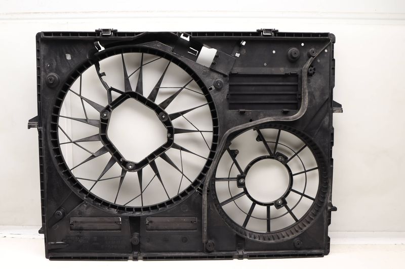 Radiator Electric Fan Housing / Cowl 7L0121203J — Used (SKU 605650)