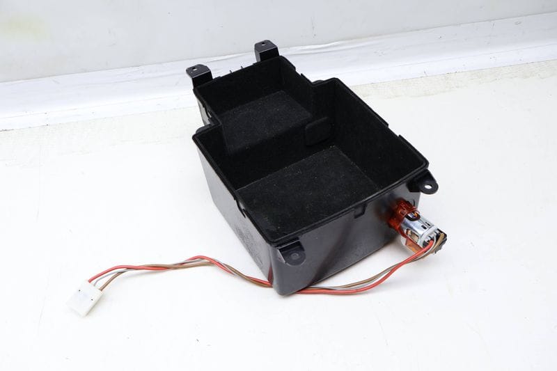Console Storage Bin / Tray 8K0864981D — Used (SKU 634355)