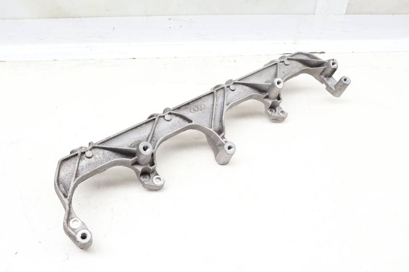 Air Distribution Housing Mount Bracket 079133340G — Used (SKU 634628)