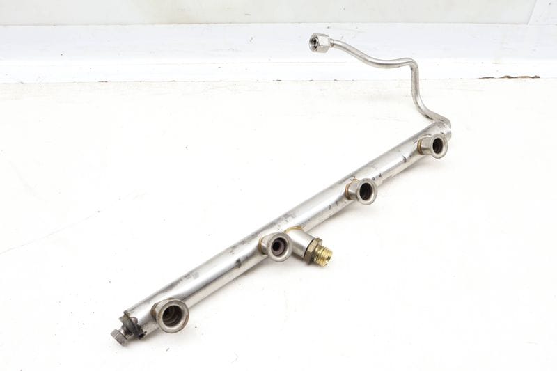 Fuel Rail 079133315AT — Used (SKU 634627)