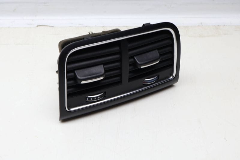 Center Air Vent 8K0819203J — Used (SKU 634332)