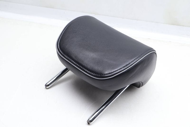 Headrest / Head Rest 8T0885973AK — Used (SKU 634243)
