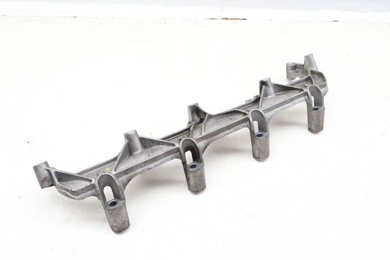 Air Distribution Housing Mount Bracket 079133340H — Used (SKU 634630)