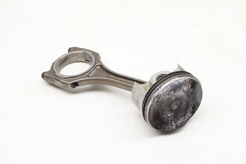 Piston w/ Connecting Rod 079107066CS — Used (SKU 634780)