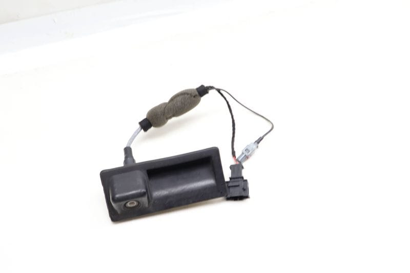 Trunk Release Handle w/ Backup Camera 5N0827566AA — Used (SKU 634256)