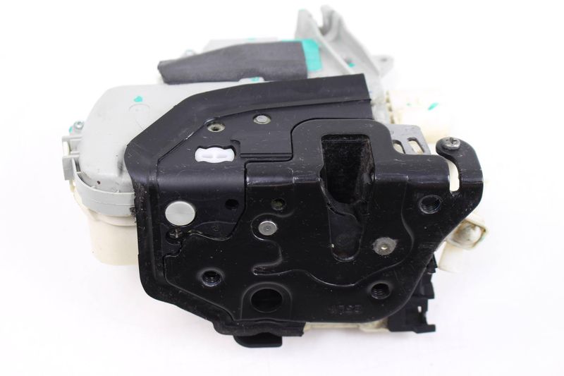 Door Latch / Lock Actuator 8J1837015D — Used (SKU 528361)
