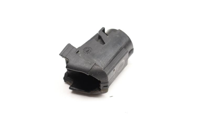 Exterior Door Handle Housing 8T0837167A — Used (SKU 528379)
