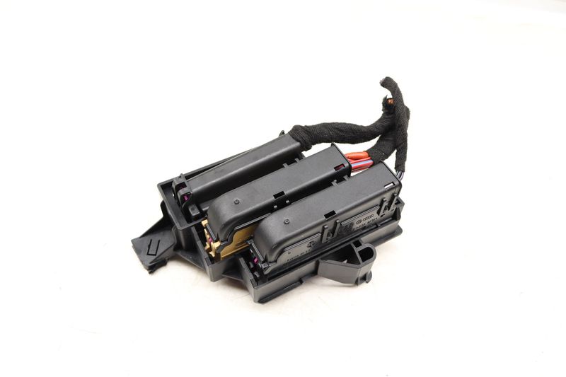 Fuse Box / Holder 8K0971846 — Used (SKU 528102)