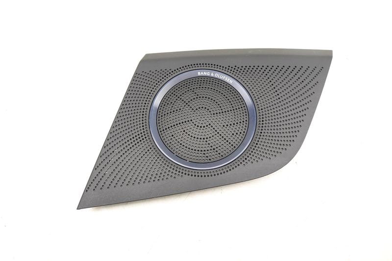 Dash Speaker Cover / Grille (B&O) 8T0857227A — Used (SKU 528301)