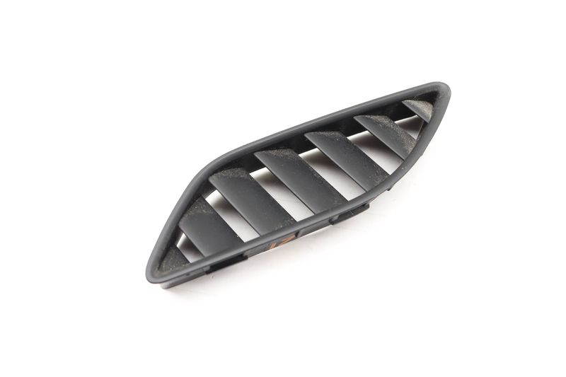 Upper Dash Defrost Air Vent 8K0819793 — Used (SKU 528134)