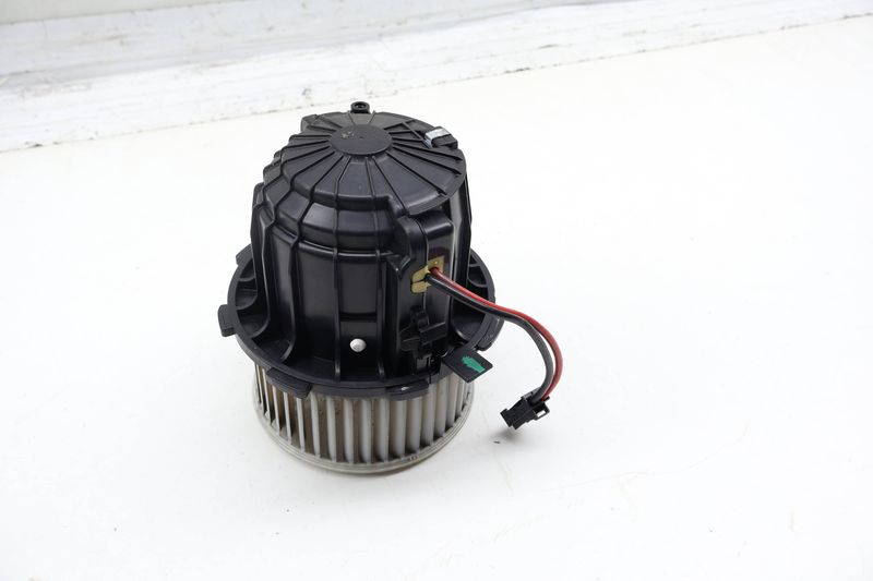 Blower Motor / Fan 8T1820021 — Used (SKU 710017)