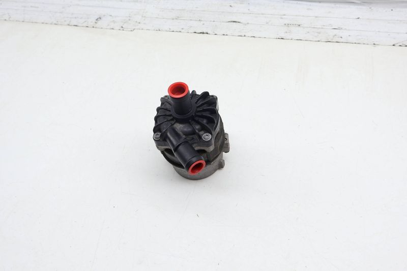 Coolant / Water Pump 8K0965567 — Used (SKU 710055)