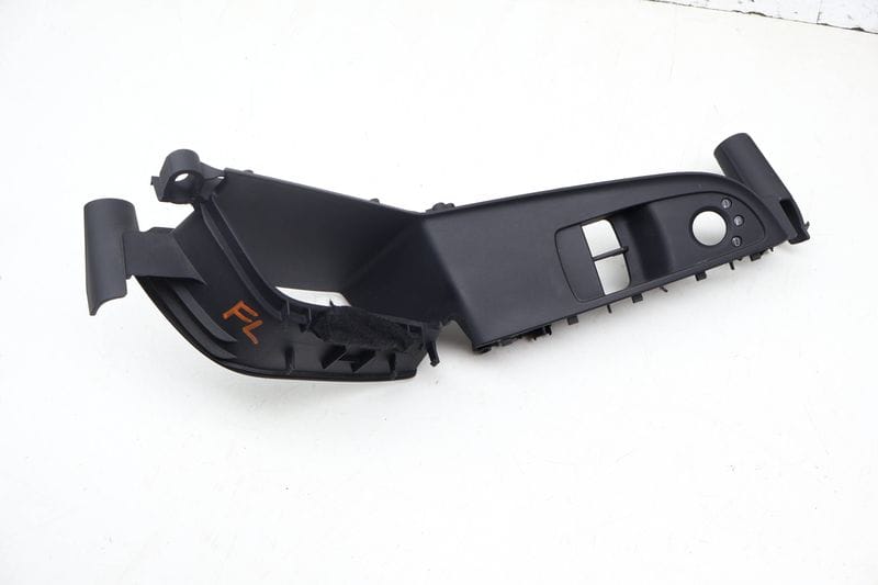 Door Pull Switch Trim 8T1867171 — Used (SKU 710021)