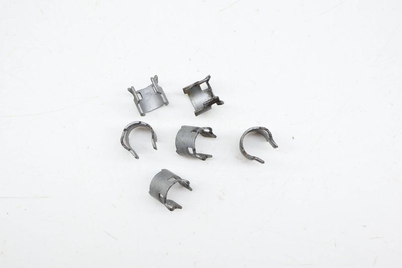 Fuel Injector Clip Set (6) 06D133036K — Used (SKU 709889)