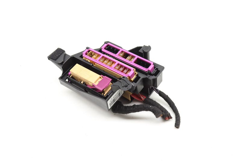 Fuse Box / Holder 8K0971846 — Used (SKU 596147)