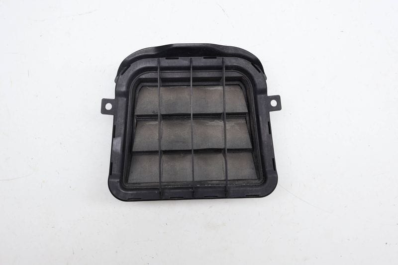 Quarter Panel Vent Insert 8K0819181B — Used (SKU 710059)