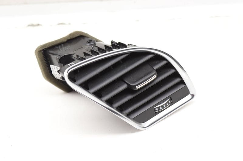 Dash Air Vent 8T1820902G — Used (SKU 596296)