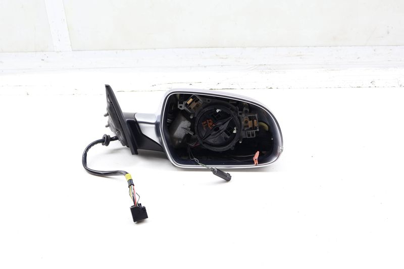 Side View Door Mirror w/ Memory 8T1857410AK — Used (SKU 709969)