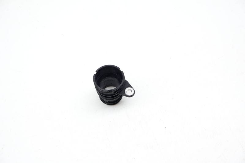 Transmission Sleeve / Hose Connector 0B5325571 — Used (SKU 709927)