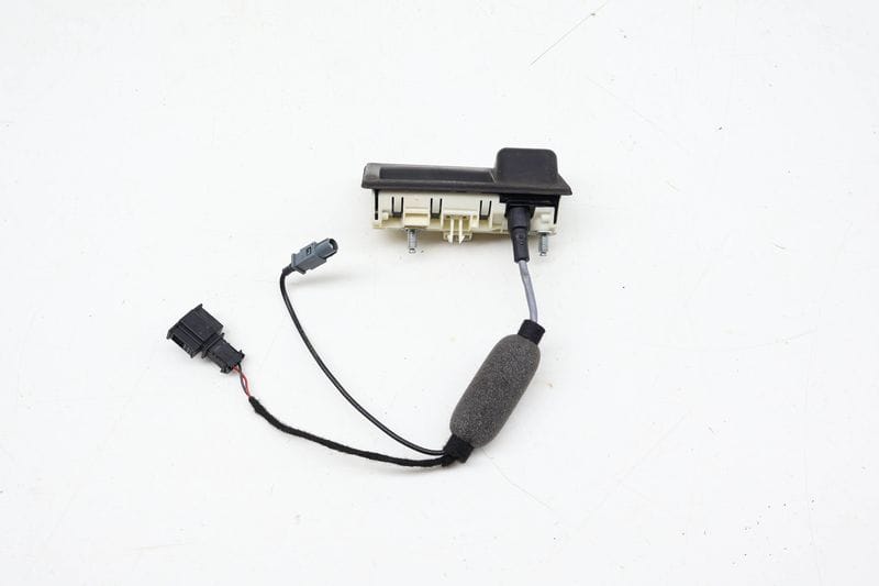 Trunk Release Handle w/ Backup Camera 5N0827566AA — Used (SKU 709918)
