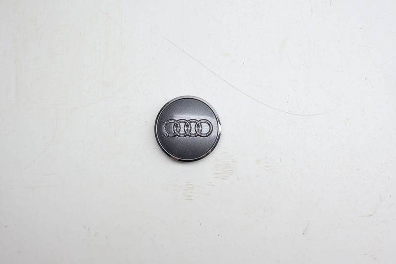 Wheel Center Cap 8W0601170 — Used (SKU 709978)