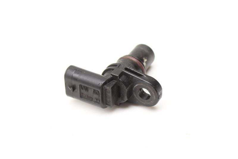 Cam / Camshaft Position Sensor 04C907601 — Used (SKU 589413)