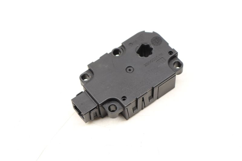 HVAC Flap / Servo Air Motor / Actuator 4H0820511D — Used (SKU 526291)