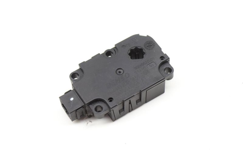 HVAC Flap / Servo Air Motor / Actuator 4H0820511D — Used (SKU 589342)