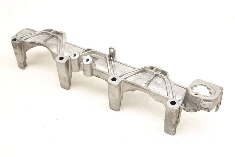 Air Distribution Housing Mount Bracket 079133340R — Used (SKU 526559)