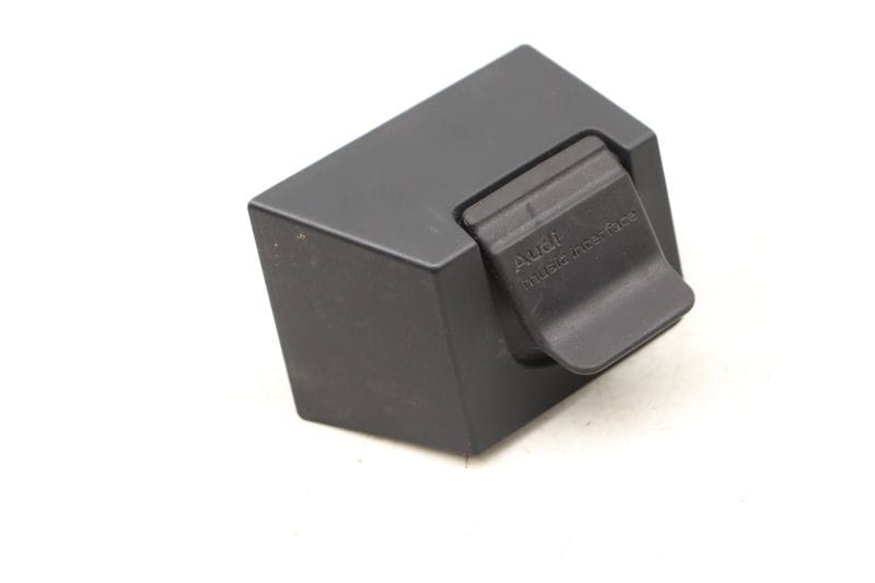 MMI / Multimedia Interface Trim 4G0035909 — Used (SKU 526337)