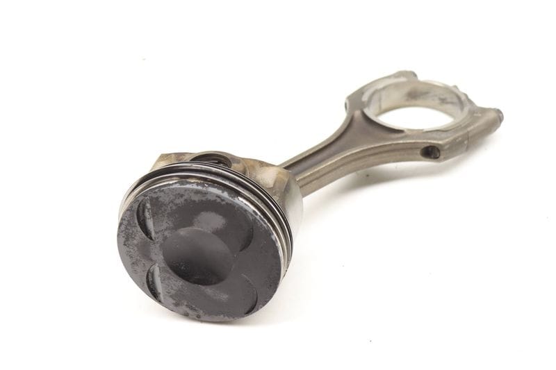 Piston w/ Connecting Rod 079107066DT — Used (SKU 589581)