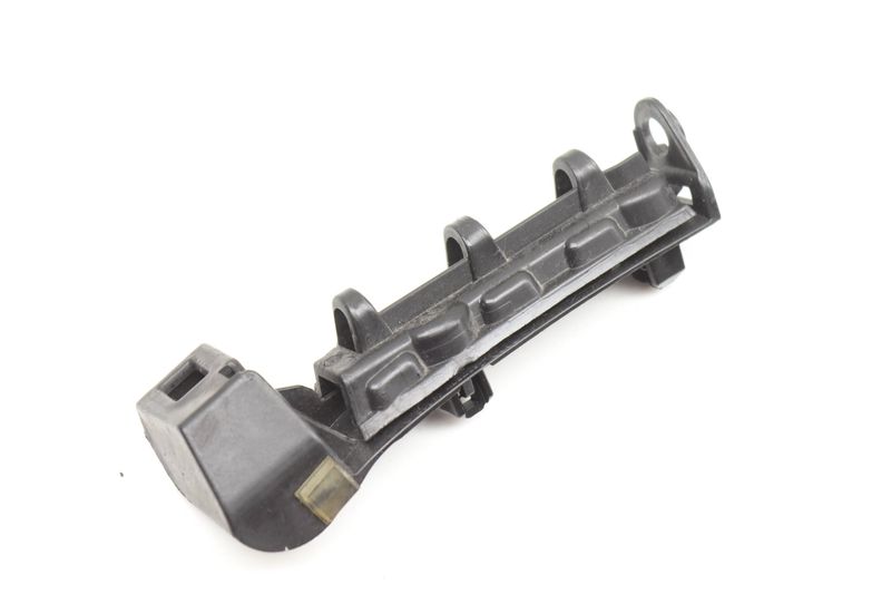Bumper Guide / Bracket 4G5807890 — Used (SKU 589390)