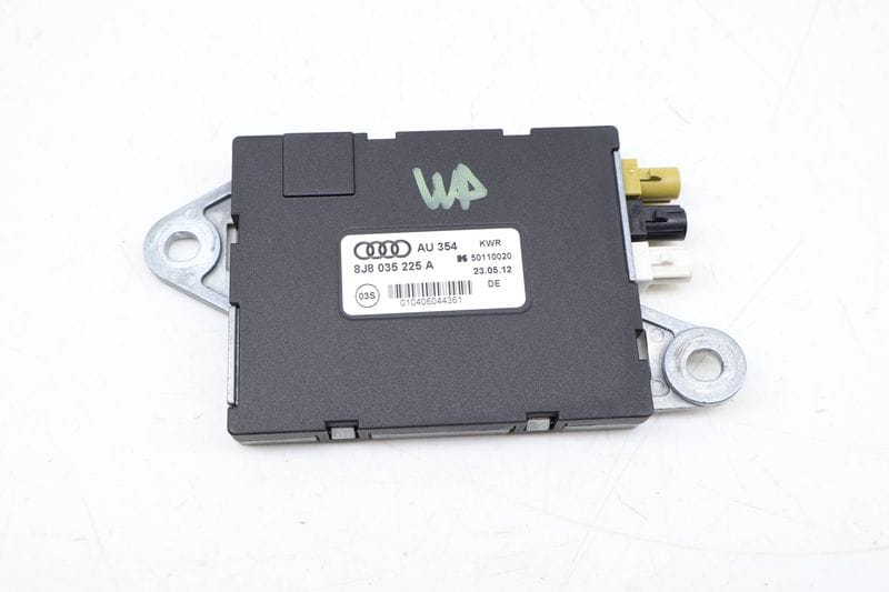 Antenna Booster 8J8035225A — Used (SKU 671677)